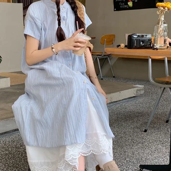 Abito camicia a maniche corte a righe blu da donna 1