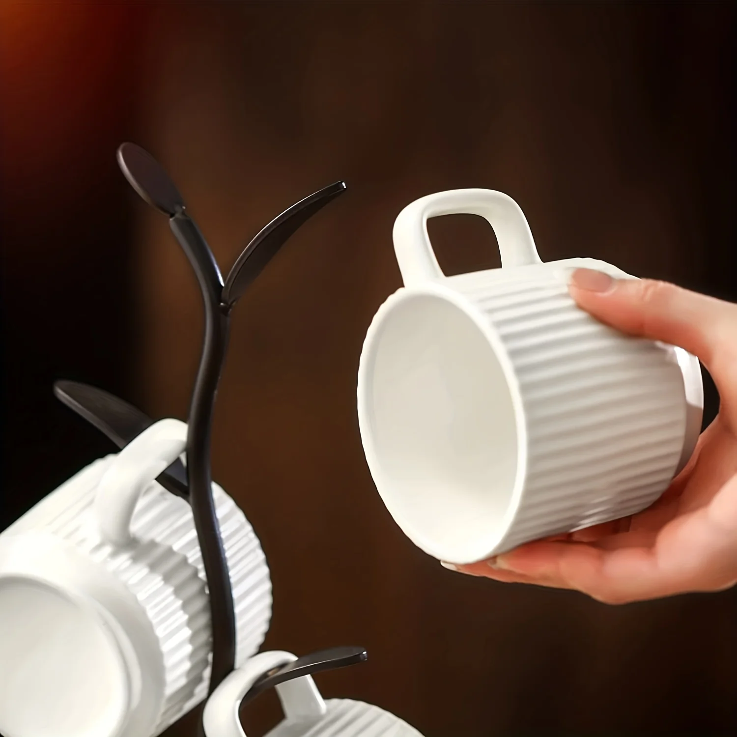1 pc Wooden Countertop Mug Holder-Spacious for Multiple Mugs, Elegant Modern Design, Free-Standing Mug Tree Stand for Easy Ac