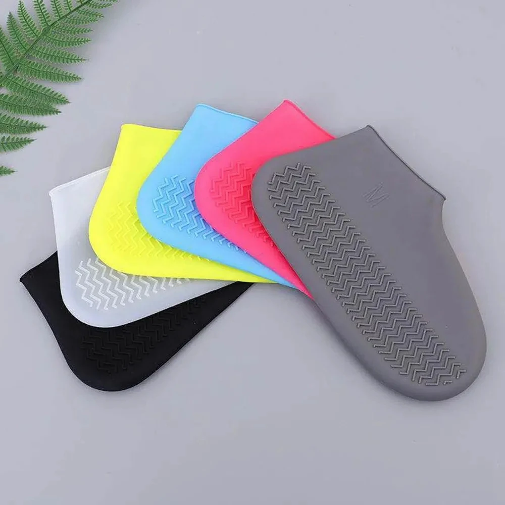 Description Picture 4 of item1Pair Reusable Waterproof Rain Shoes Covers Silicone Outdoor Rain Boots Overshoes Walking Shoes Accessories Reusable Shoes Cover