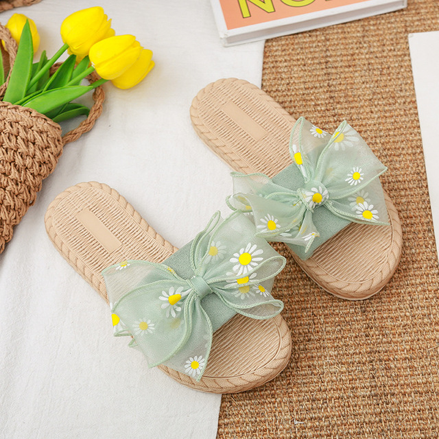 web celebrity beach slippers, women go out outside in the summer in the new summer wear fashionable ins tide shoes