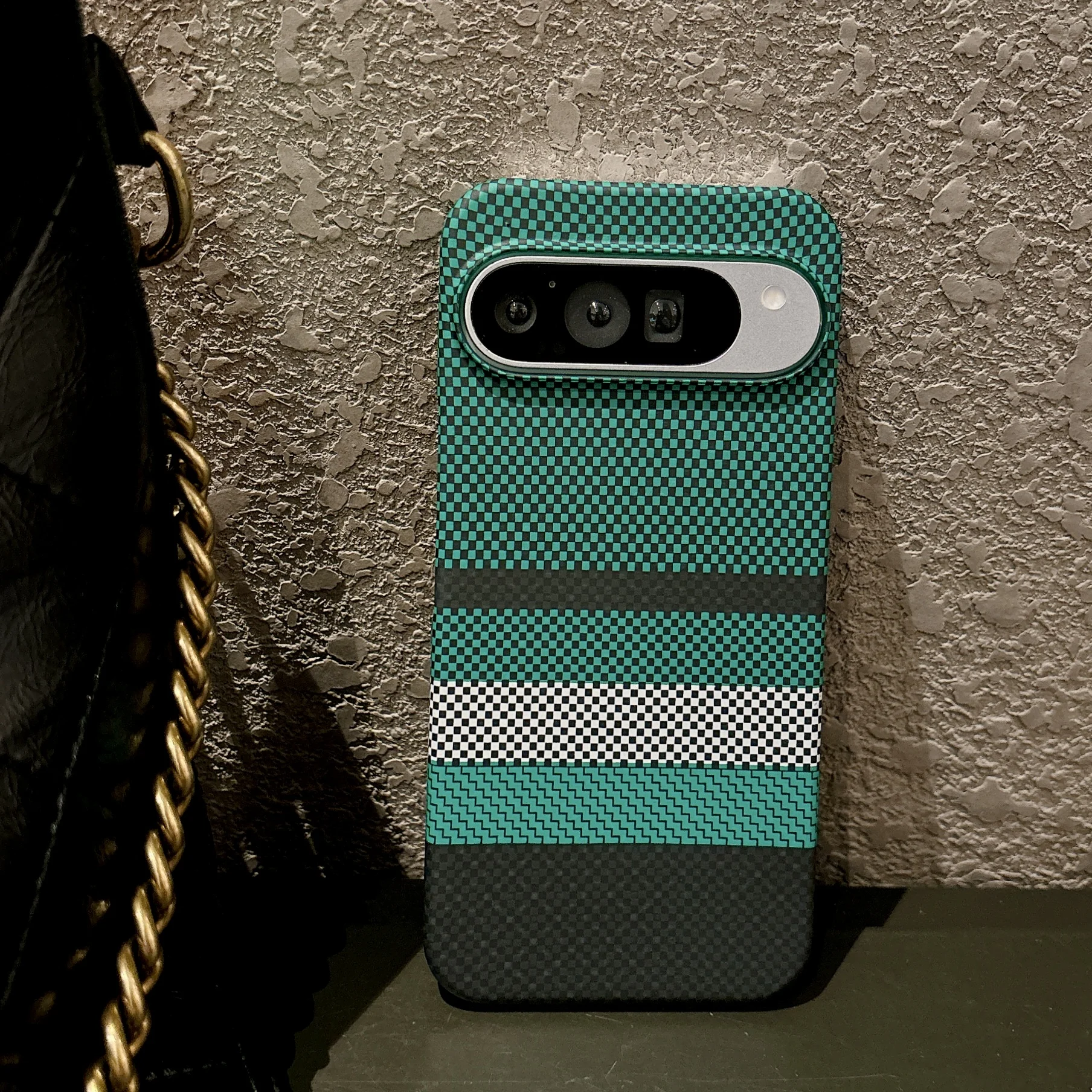 Carbon Fiber Texture Magnetic Hard Case for Google Pixel - Ultra Thin with MagSafe Charging Compatibility