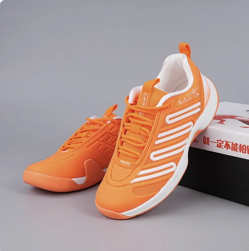 WSFENCING NEW fencing shoes,Chiild size with easy -tie laces .