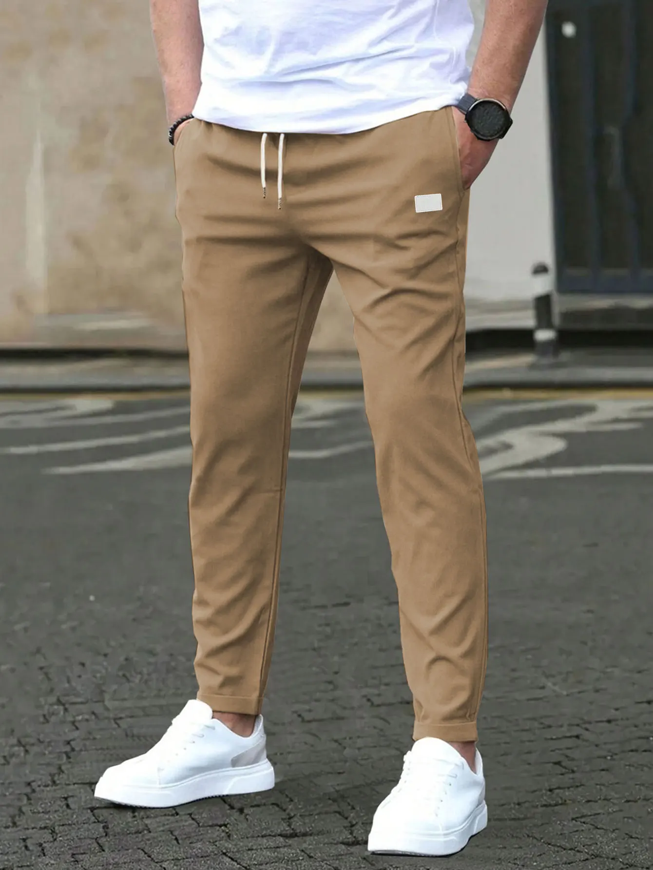 Herren-Hose in Unifarbe mit Kordelzug, normale Passform, lässige Modehose, Kordelzug-Hose, Taschenhose