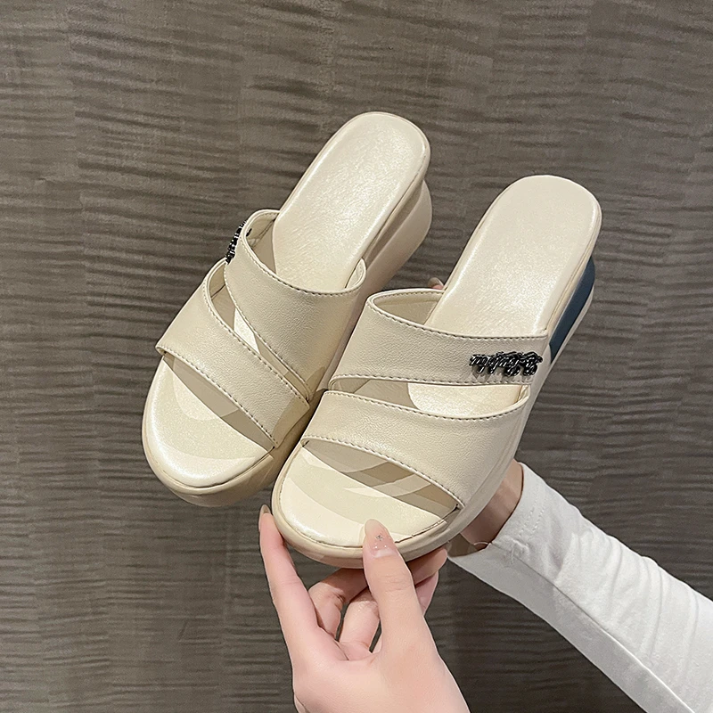 Рисунок 2 - Сандалии женские с открытым носком