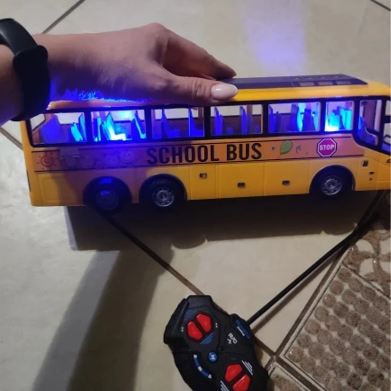 Voiture RC 4x4 2.4GHz Tout Terrain - Rouge/Vert/Bleu/Jaune