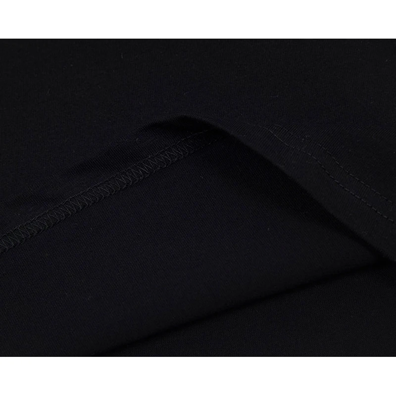 T-shirt oversize da uomo con stampa in sanscrito in cotone_voghion.com