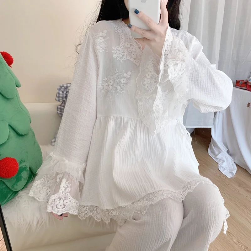 Ins Pajamas Spring Autumn 2022 Long Sleeve V-neck Embroidery Sweet Homewear Lace Patchwork 2 Piece Set Sleepwear Women