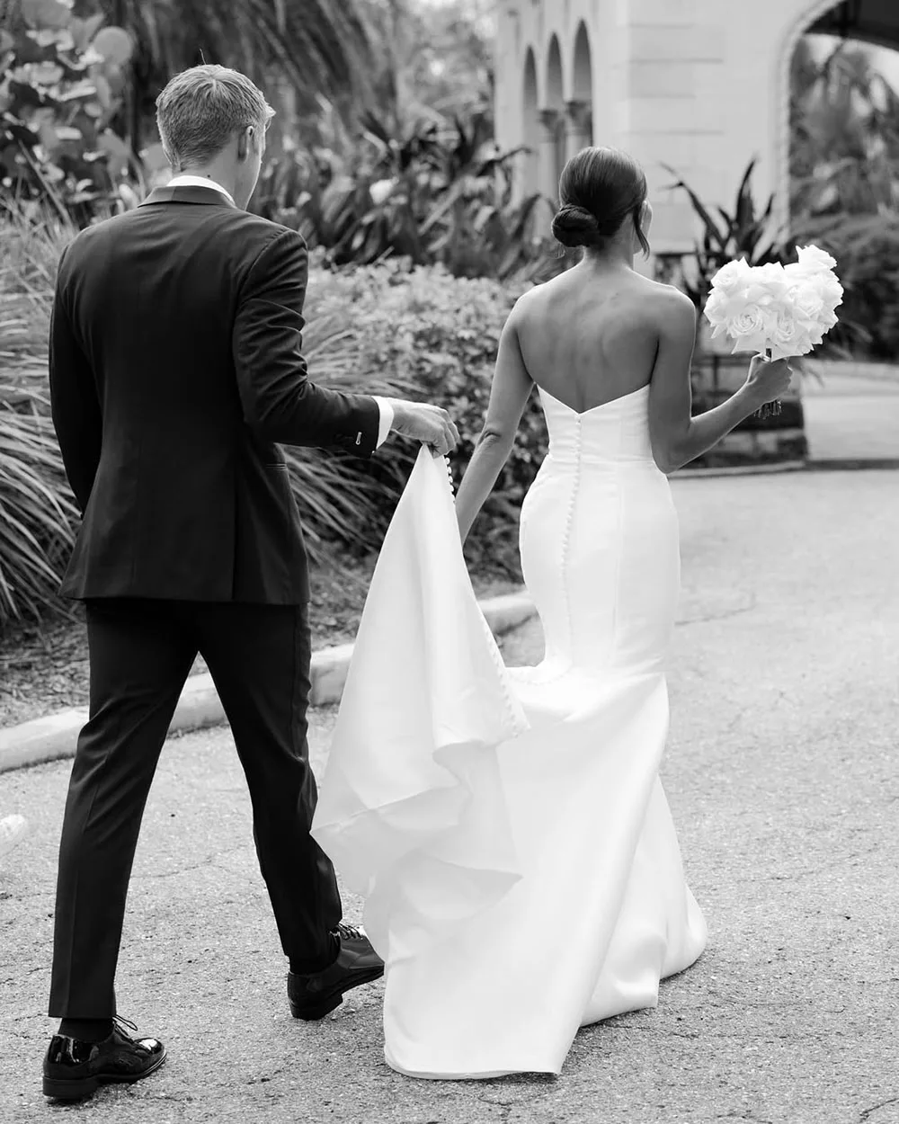 Customized Satin Strapless Wedding Dress 2025 Mermaid Bridal Gown With Long Train Elegant Simple Bridal Dress For Wedding Gown 5