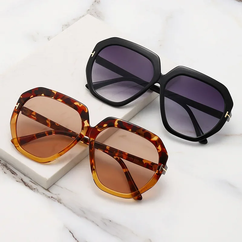 

Очки солнцезащитные градиентные в большой оправе, модные индивидуализированные солнечные очки из поликарбоната с защитой от ультрафиолета в европейском стиле