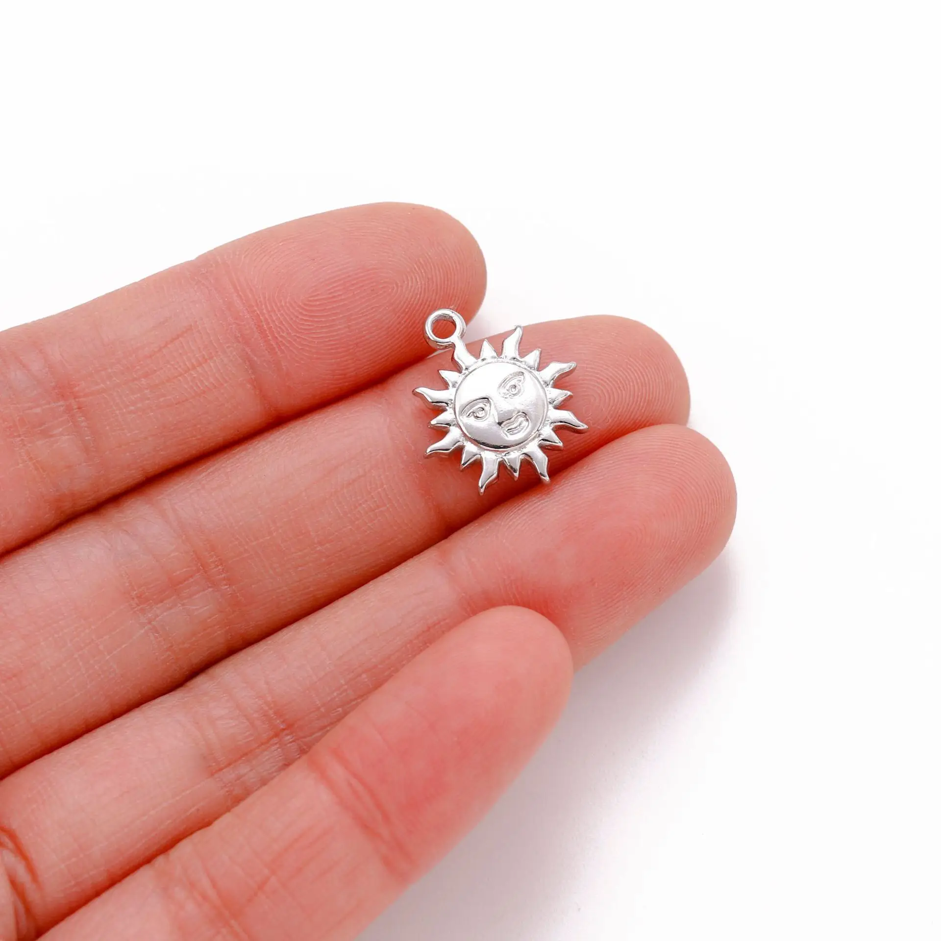 3 Stück Edelstahl Sonne Mond Anhänger lächelndes Gesicht Charms für Schmuckherstellung DIY Halskette Armband Charm Zubehör Zubehör – Detail 7