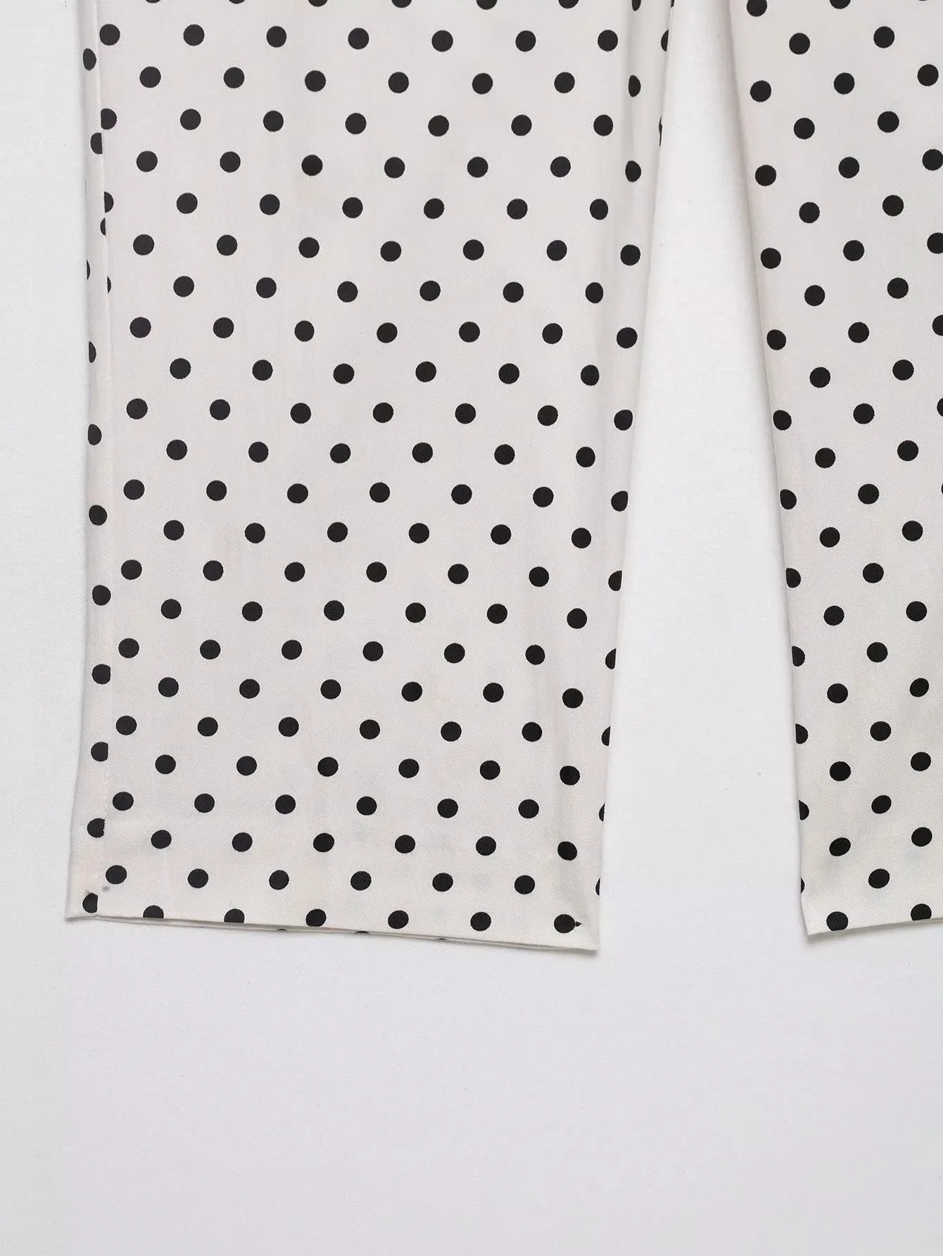 Damen Schicker Frühlings-Freizeitanzug mit Polka Dots, Schnürbluse mit Einzelknopfleiste + Midihose mit Reißverschluss, Modischer Vintage-Anzug für Damen – Detail 11