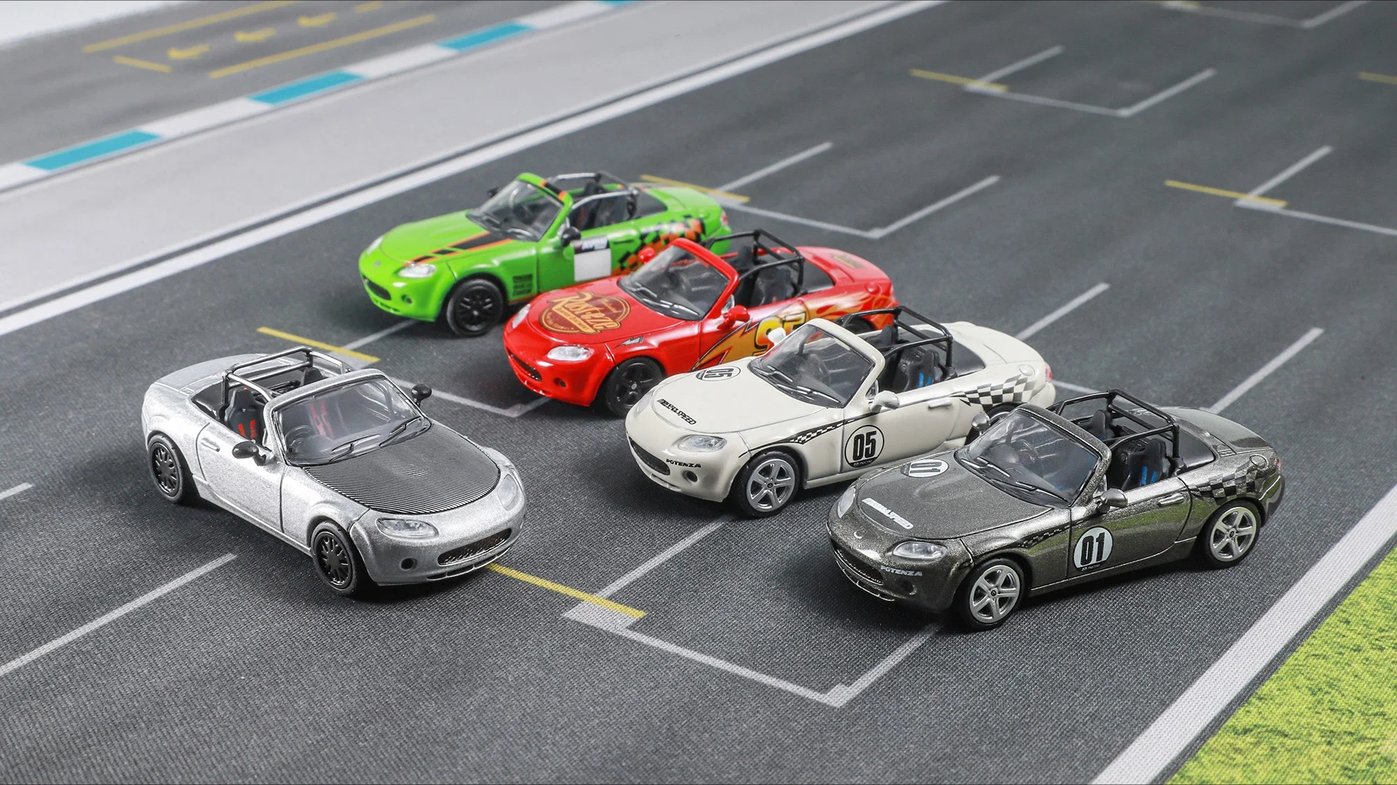 **Pre-order **DCT 1:64 MX5 Racing car  Diecast Model Car 2