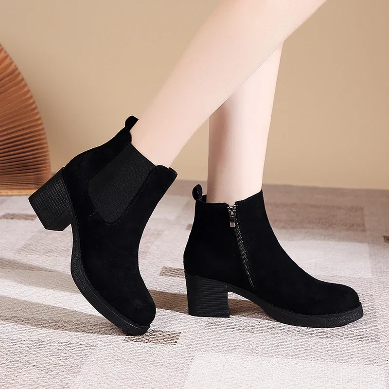 Autumn and Winter 2022 New Round Head Short Boots Women Thick Heel Suede Side Zipper Fashion Medium Heel Women's Boots
