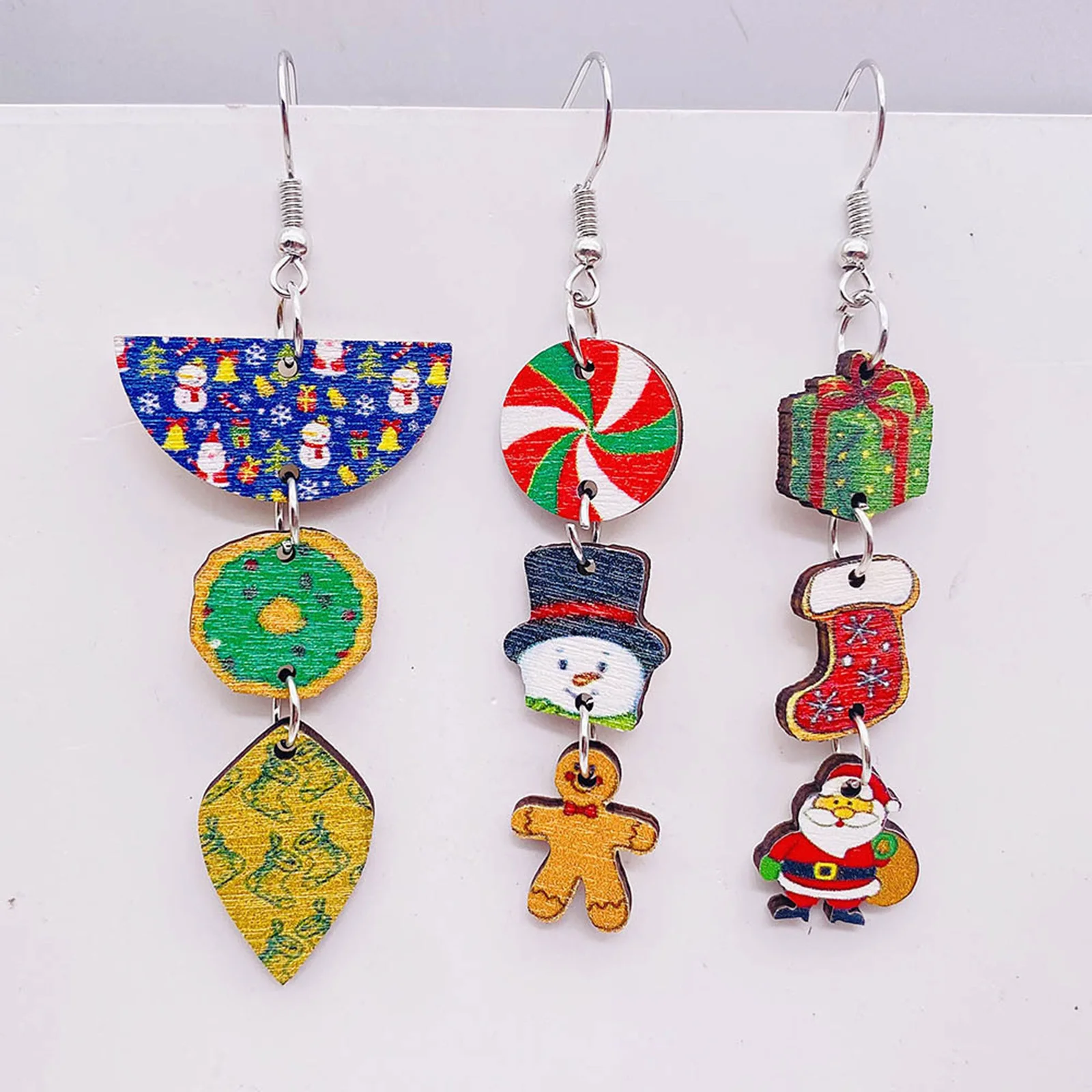

8Seasons Cute Wooden Earrings Christmas Cartoon Santa Gingerbread Man Sock Pendant Earrings For Women Girl Lovely Jewelry,1Pair