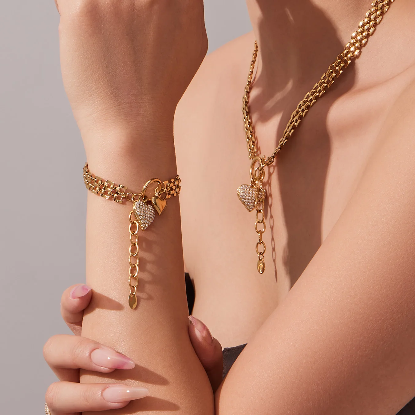 Niedliches Herz-Kreuz-Anhänger-Halsketten-Halsband für Frauen, Edelstahl, vergoldet, klobiges Kettenarmband, wasserdichtes Schmuckset – Detail 7