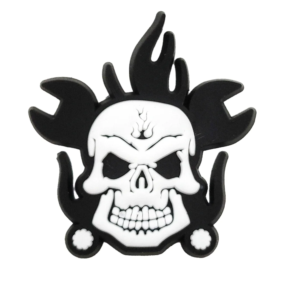 Schwarz weiß cool Ghost Bone Halloween Schuh Charms für Clogs Sandalen Dekoration Schuh zubehör Charms für Freunde Jungen Geschenke – Detail 17
