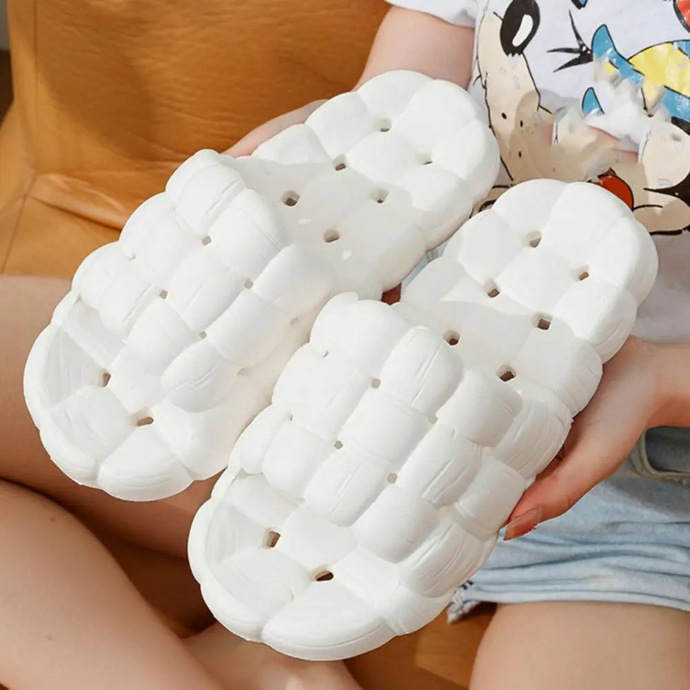 

1 Pair Soft Adult Slippers Anti-slip Lightweight Household Slippers Hollow Out Drainage Adult Slippers