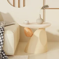 Table basse d'angle, table d'appoint ronde minimaliste moderne avec un design d'équilibre unique, table d'appoint en résine peu encombrante pour le salon 5