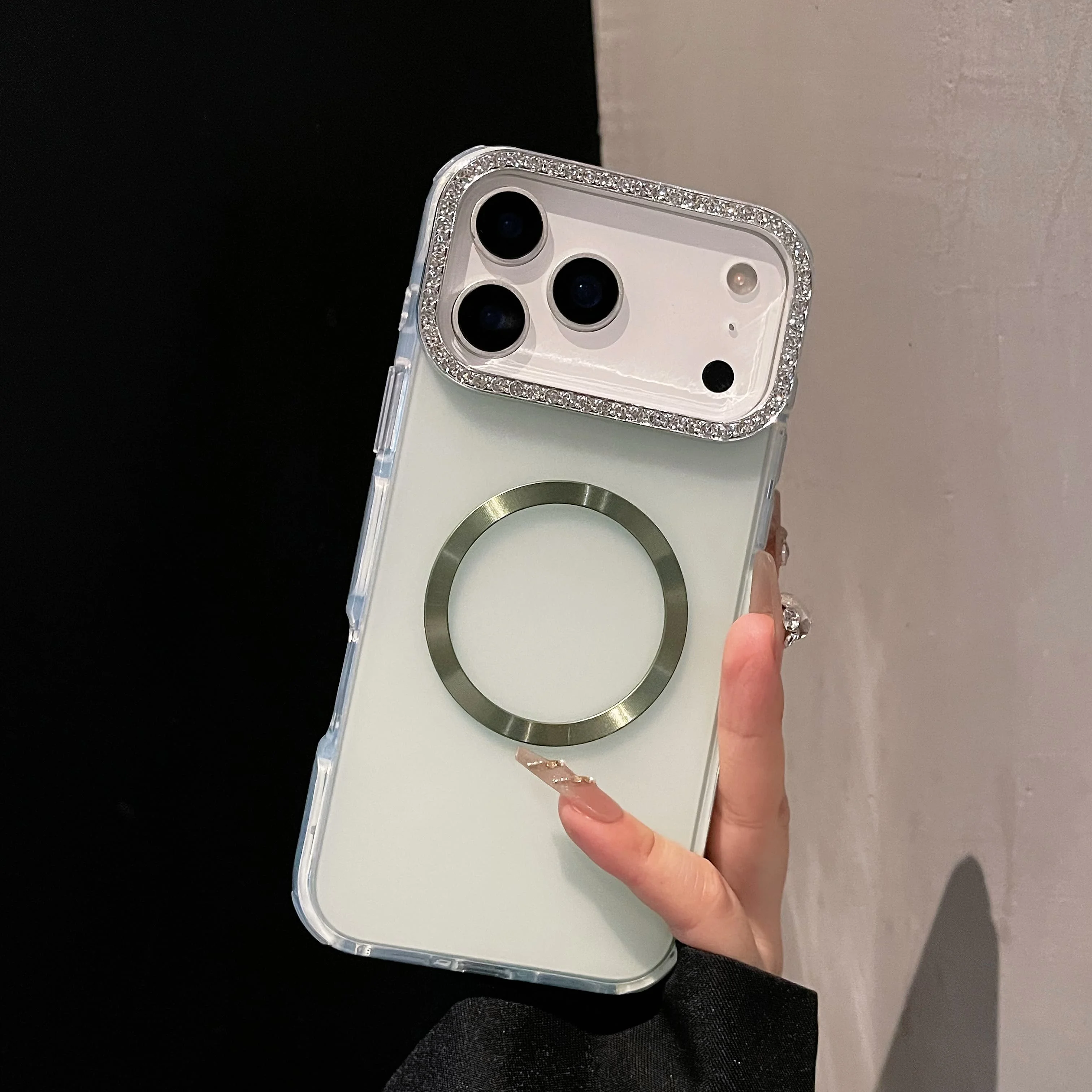 Luxury Sparkling Diamond Decorative Magnetic Phone Case with Shock Bumper Cover