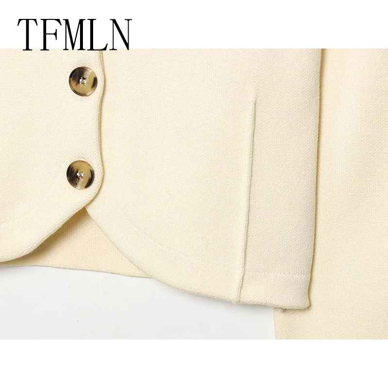 TFMLN 2025 Aurumn Women knitted Sweater Female Fashion Single-Breasted Coat  Long Sleeve Cardigan Short Skirt Street