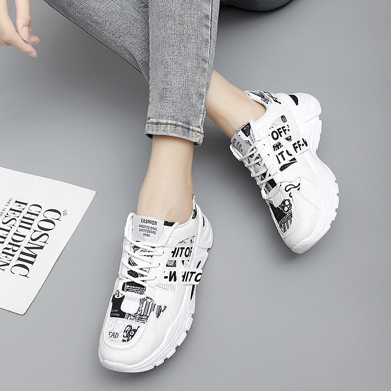 

Fujeak Fashion Original Design Women Sneakers Lightweight Lace-up Casual Shoes Men Sport Running Shoe Zapatillas Plus Size32-44