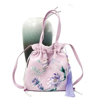 Sac seau à cordon de serrage de Style chinois élégant, sac à main brodé de fleurs en Organza Hanfu, lanière avec pompon pendentif, petit sac à main 1