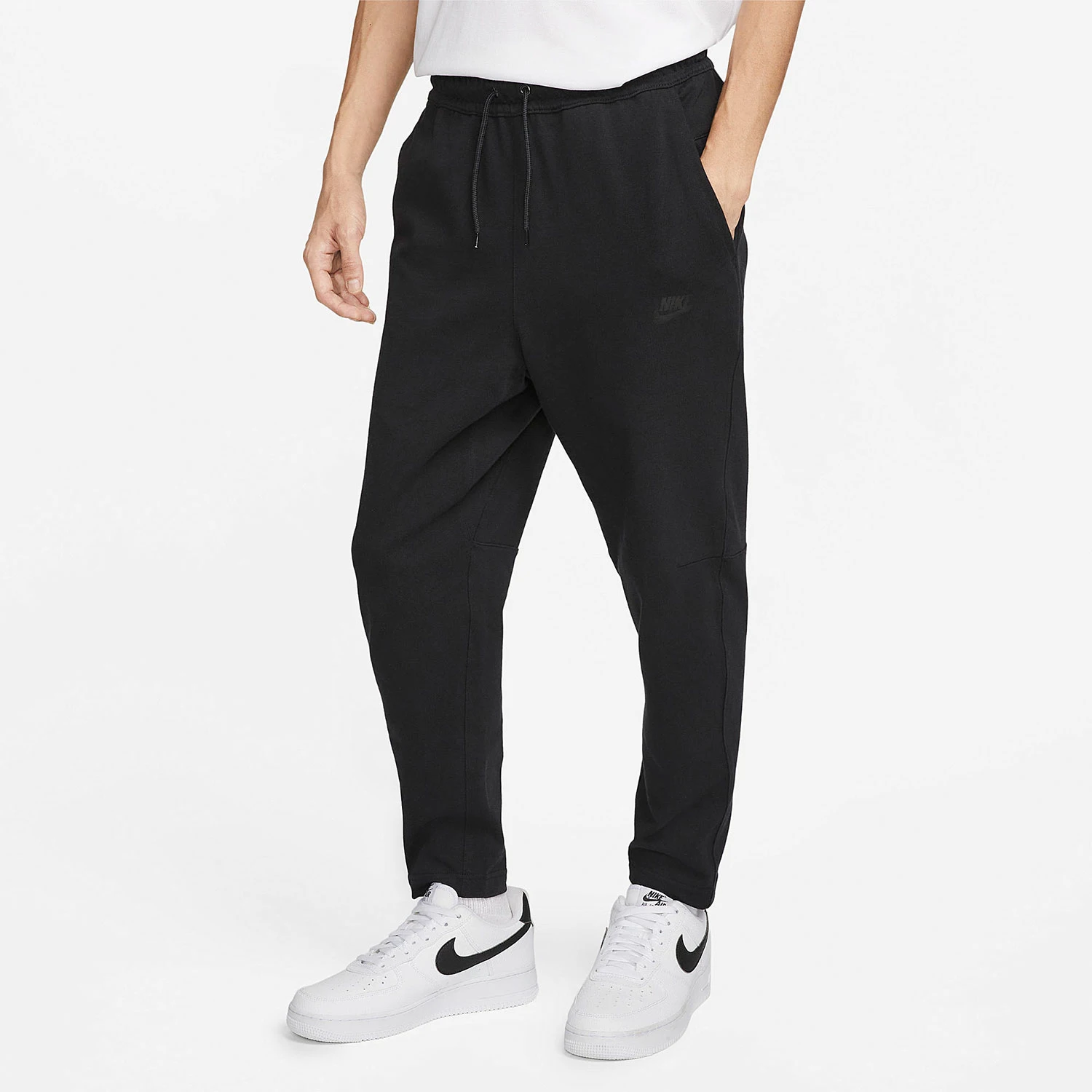Nike Authentic Tech Essentials Pantalon de sport respirant en tricot pour homme DR8901-010 1 Nike Authentic Tech Essentials Pantalon de sport respirant en tricot pour homme DR8901-010 1