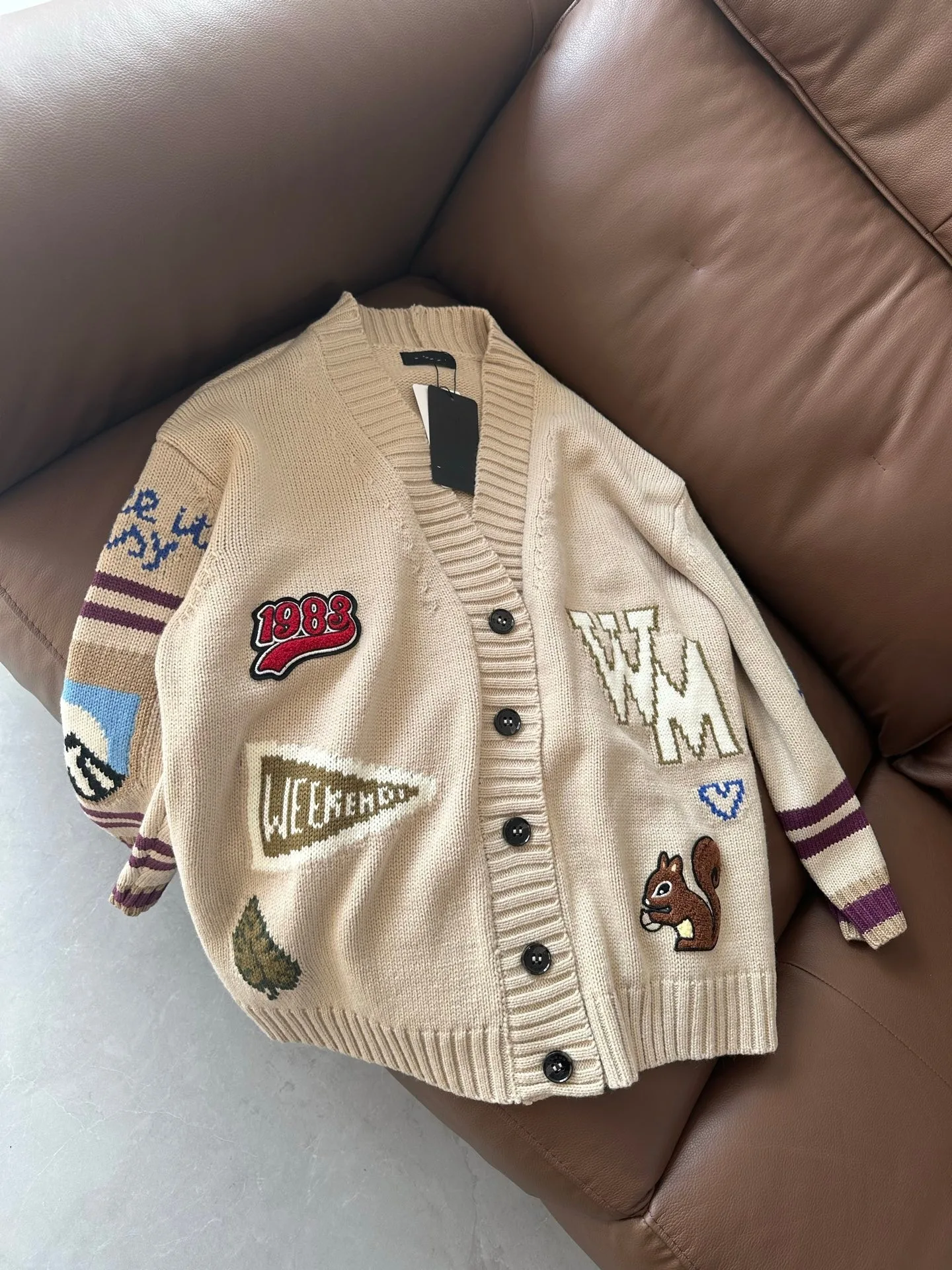 V-Neck Knitted Sweater Cardigan Hot Sale Of The Season Winter Fashion Medium Thick Cotton Wool Blend Cartoon Squirrel Pattern...