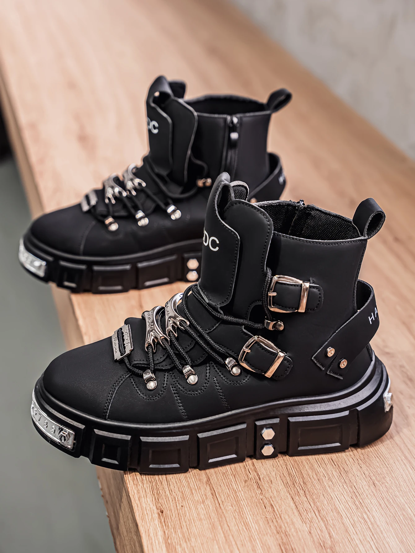 Men's Hip Hop Punk Rock Rivet Shoes Outdoor Motorcycle Gothic