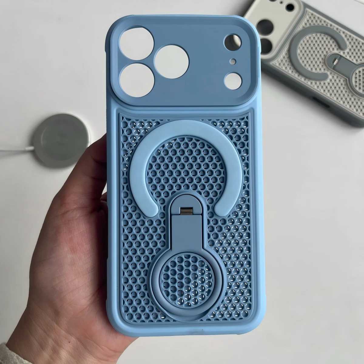 Enhanced Cooling 360° Magnetic Phone Case with Breathable Heat Dissipation and Bracket Design