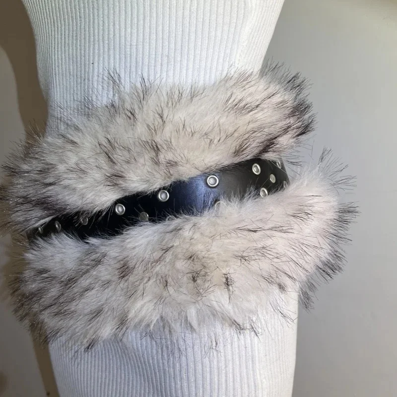 Faux fur beige black pointed fur belt air hole