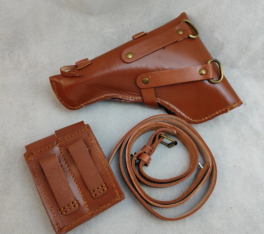 Costume Props VIETNAM WAR 54 TT TOKAREV PISTOL LEATHER HOLSTER full set