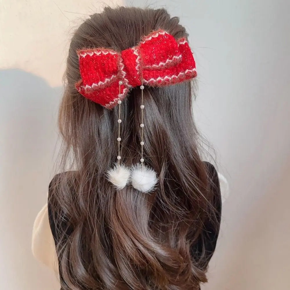 

Детская заколка для волос с кисточкой и вышивкой