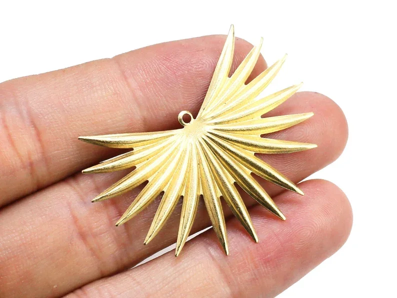 

10pcs Brass Charms, Solid Fringe Earring Charms, Flower Necklace Pendant, 43x31.7mm, Brass Findings, Jewelry making R2164