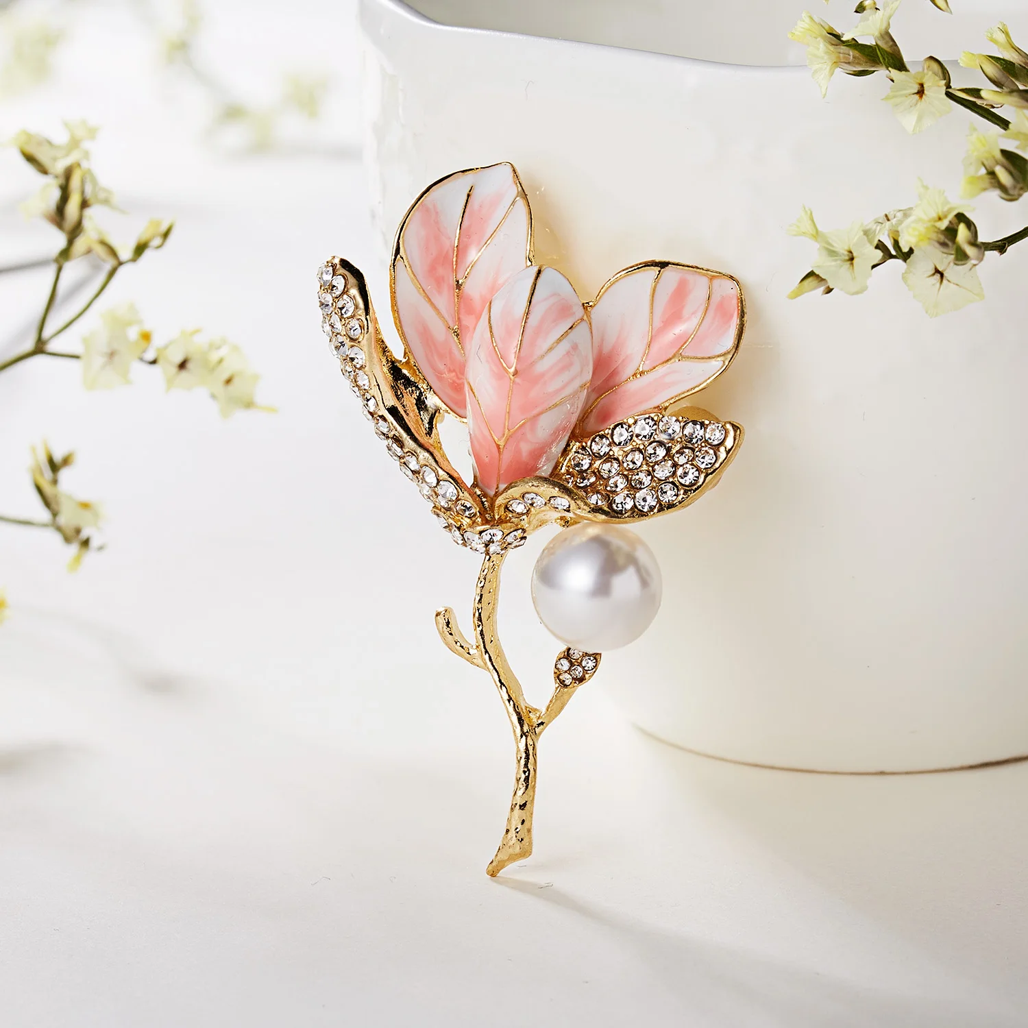 Rinhoo Emaille Perle Blume Broschen Elegante Kamelie Tulip Glocke Orchidee Lotus Bouquet Blütenblatt Green Leaf Revers Pins Hochzeit Schmuck – Detail 37