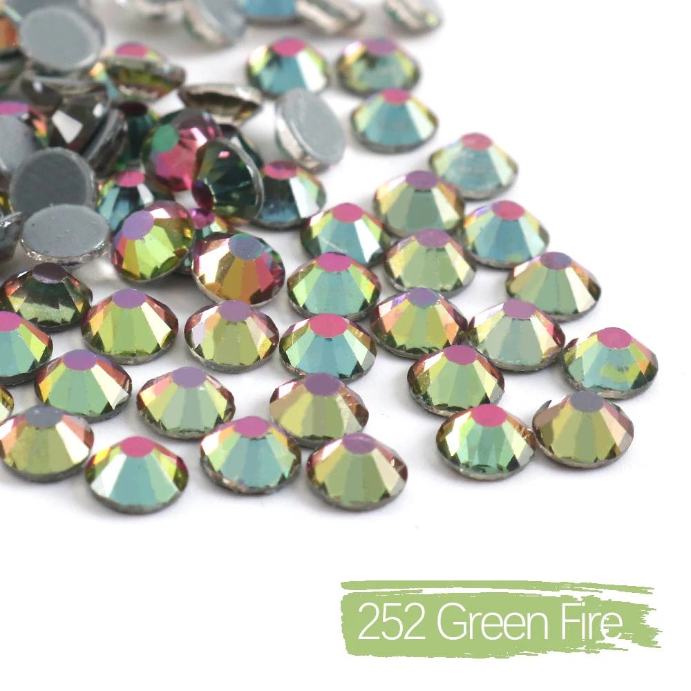 Sparkling Crystal Glass Rhinestones for Clothing and Garment Decoration