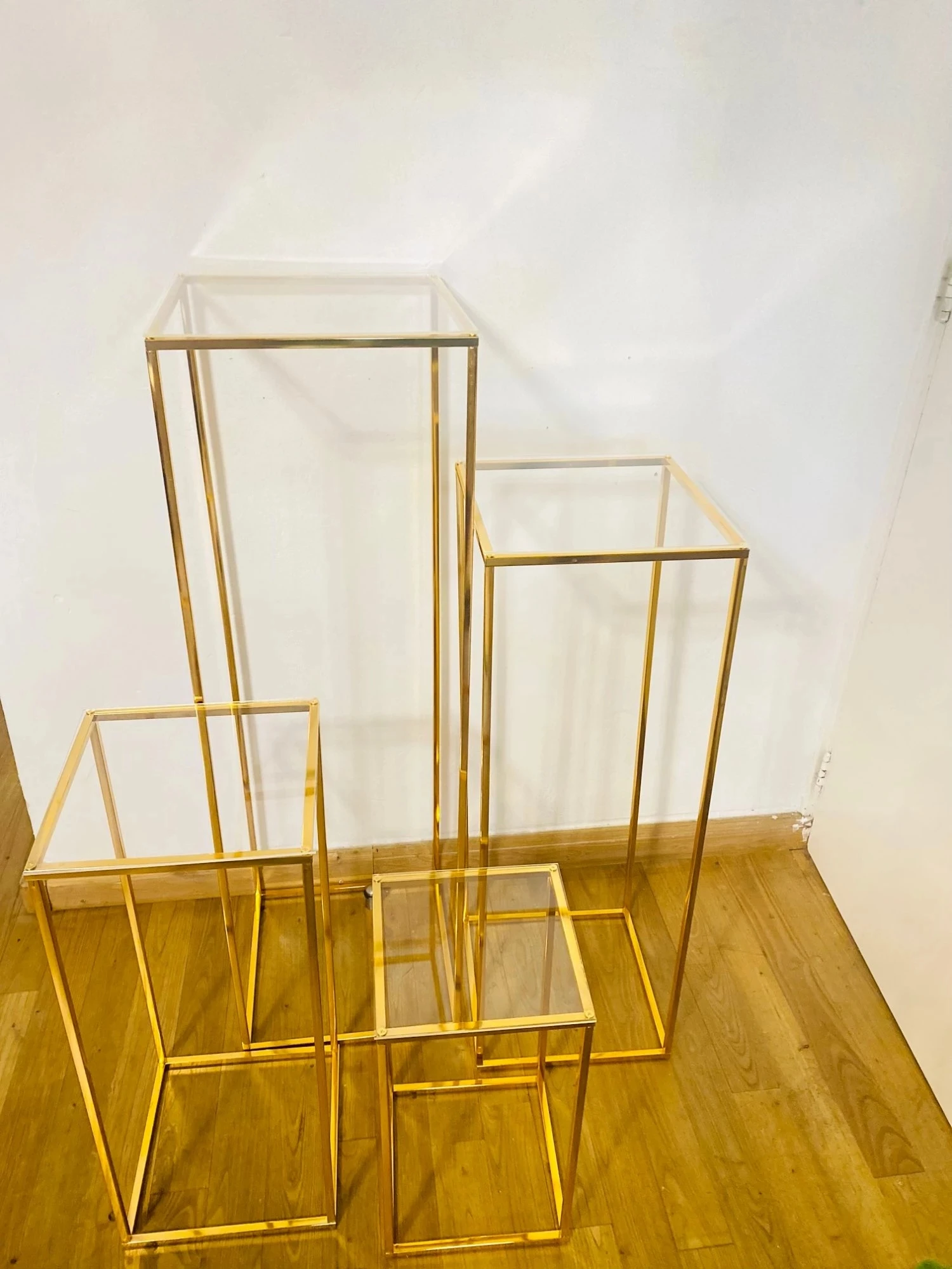 4pcs Shiny Gold Iron Plinths Pillar Cake Holder Metal Frame Backdrops