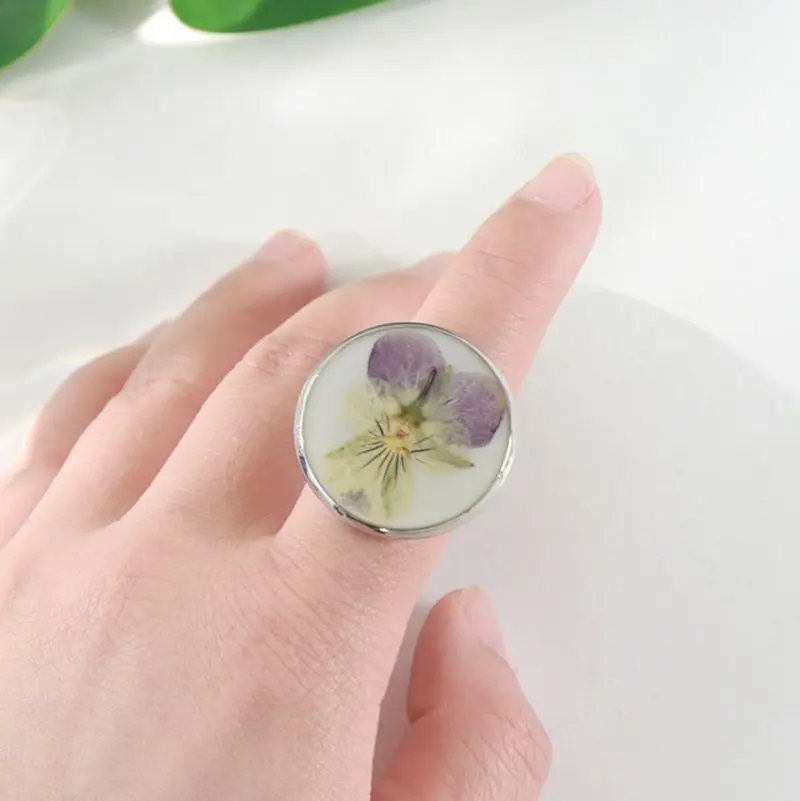 

Natural Pressed Flower Rings Women Unique Epoxy Resin Natural Flower Finger Rings With Flower Inside 2024 New Statement Jewelry