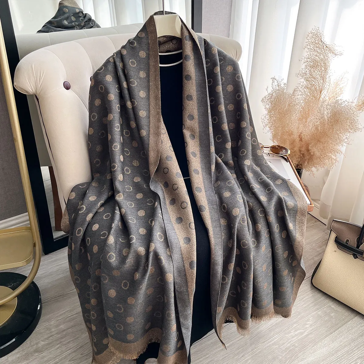 New Spring and Autumn Women Elegance Print Shawl Brand Designer Lady Golden Thread long Scarf Muslim Wrap Headscarf Pashmina