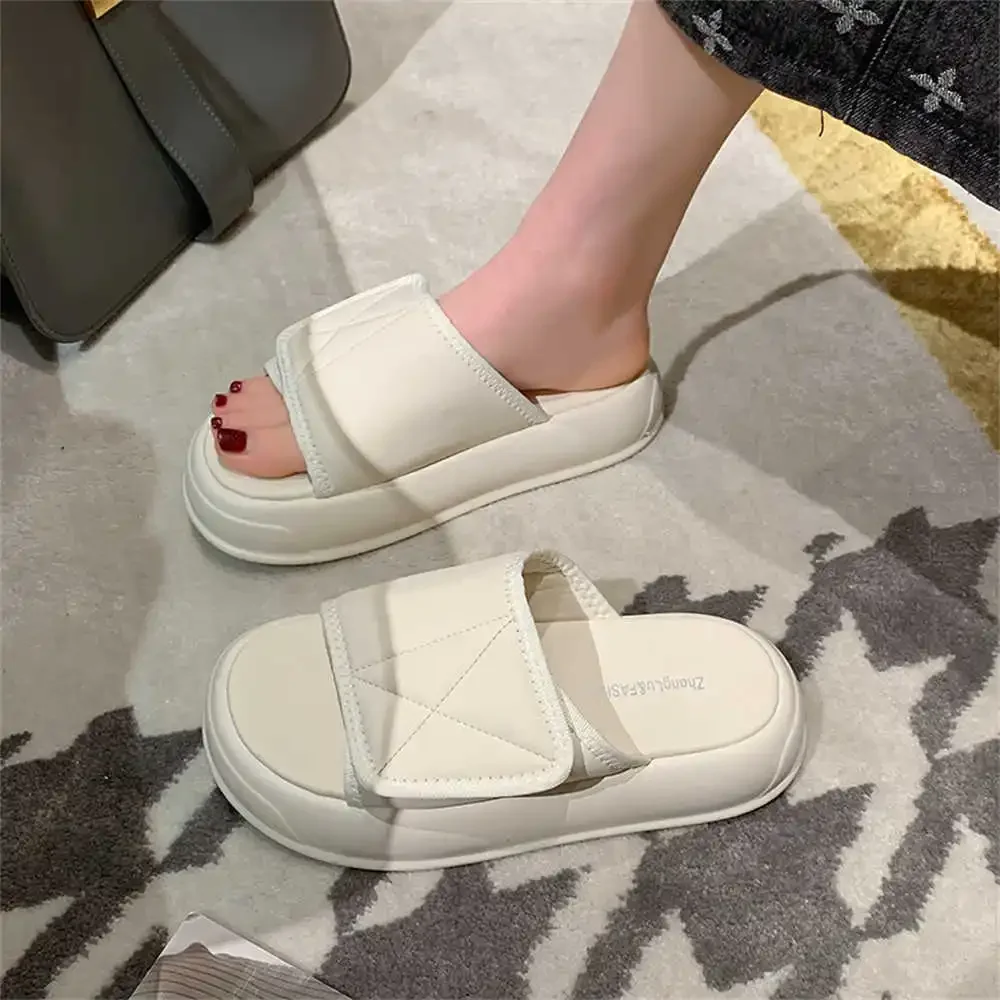 

kawaii round nose womans finger flip flops Slippers Sandals for water shoes girls sneakers sport styling china trendy YDX1