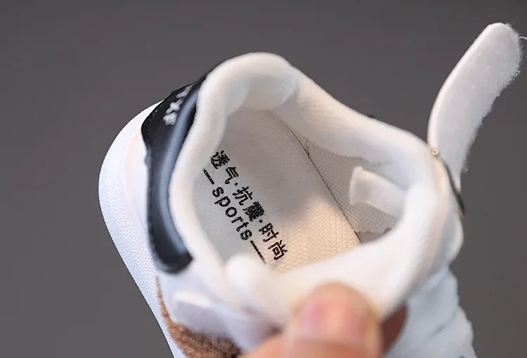 أحذية رياضية للأطفال الرضع مضادة للانزلاق أحذية كاجوال للأطفال أحذية رياضية بيضاء للفتيات والأولاد أحذية مشي بنعل ناعم أحذية أطفال صغار للفصول الأربعة