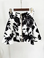 HIGH STREET Newest 2026 Runway Designer Fashion Women's Metal Rose Buttons Printed Floral Mini Skirt - Image 3