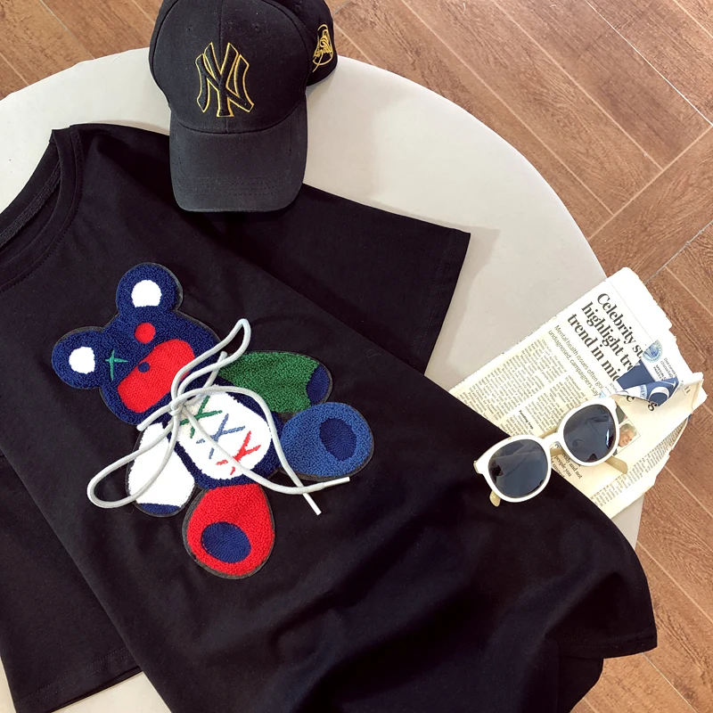 T-Shirts mit besticktem Bären für Damen - true deals club
