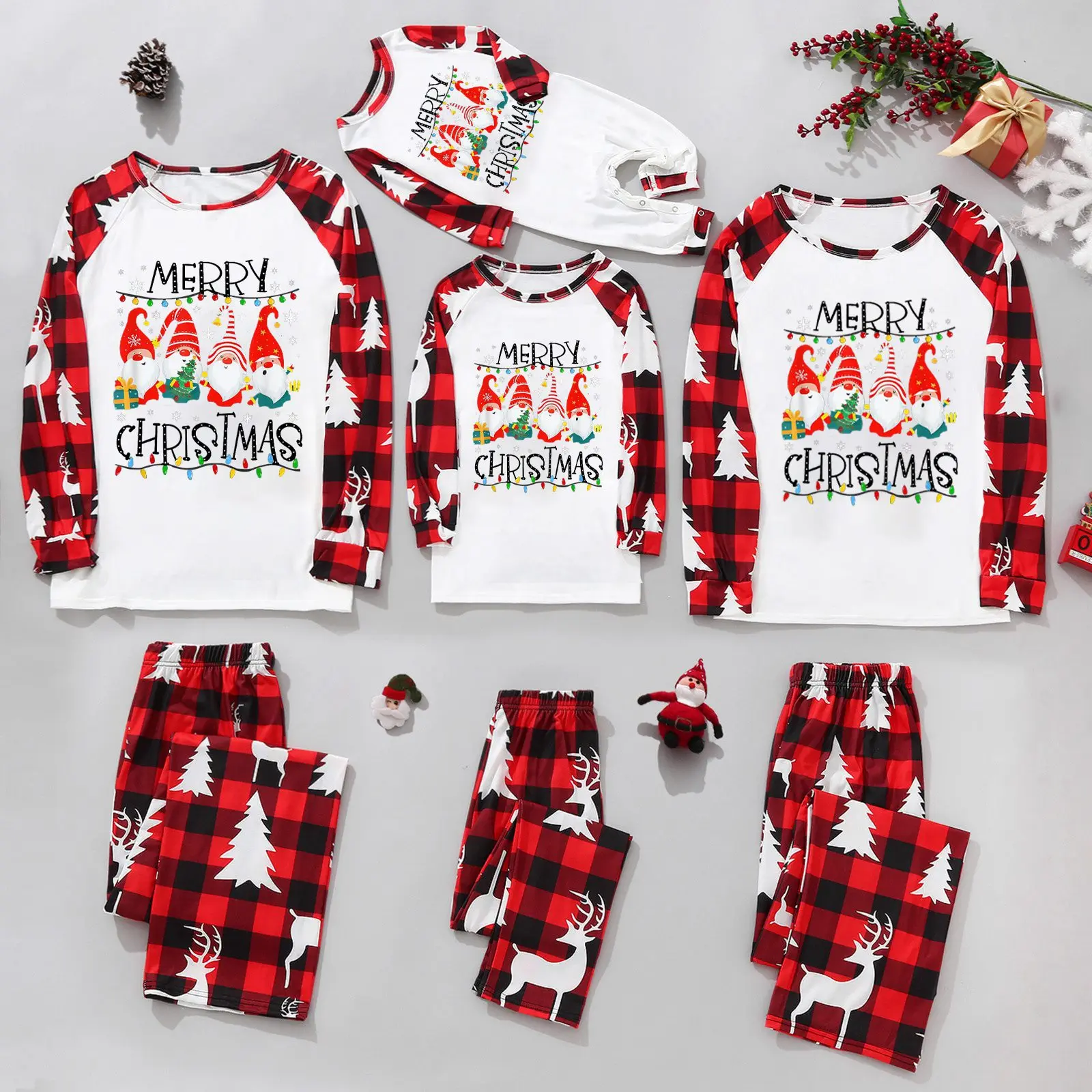 thumbnail image 1 of Nuevos conjuntos familiares a juego para padres e hijos de 2024, moda navideña, estampados de dibujos animados, pijamas navideños, vacaciones familiares, ropa para bebés, 1 of 5