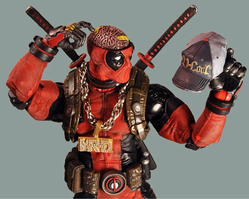 Deadpool フィギュア（NECA) Amazon.com: NECA Marvel Classics Deadpool 1/4 Scale Action
