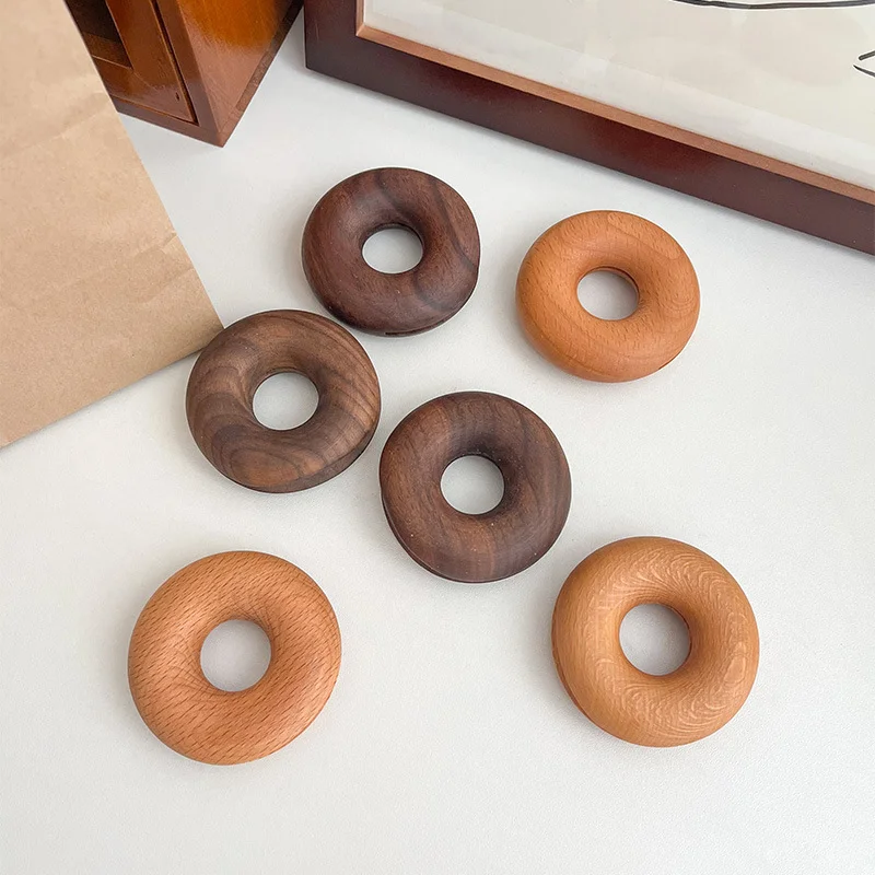 

Beech Donuts Black Walnuts Wooden Sealing Cips Creative Solid Wood Snack Clips Tea Sealing Strips Storage in the kitchen