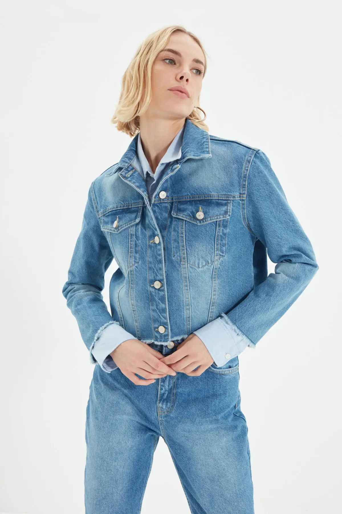 Трендовая юбка джинсовая куртка с бахромой TWOAW22CE0401 | Женская одежда