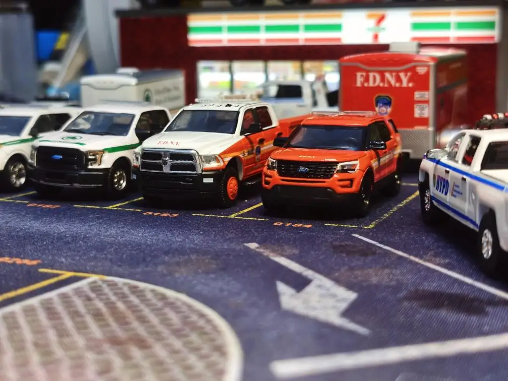 1/64 Car Model Scene With Parking Lot Shooting Garage Pad Floor Mat 2