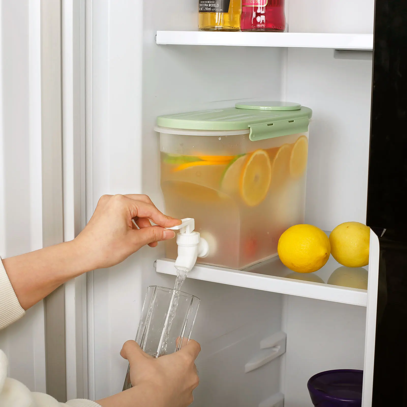 3.5L Drink Dispenser With Faucet Fruit Juice Container With Faucet In