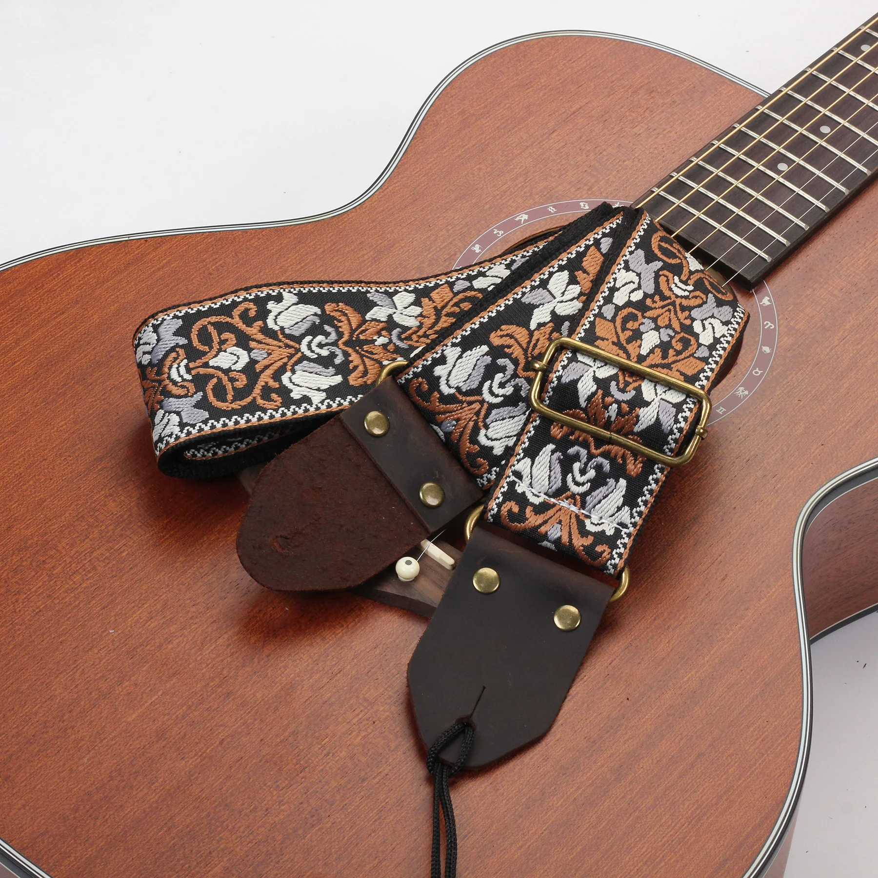 Guitar Strap Vintage Flowers Guitar Strap Belt With Tail Nail Pick Bohemia Woven Embroidery Fabrics Genuine Leather Head Guitar Bass Strap